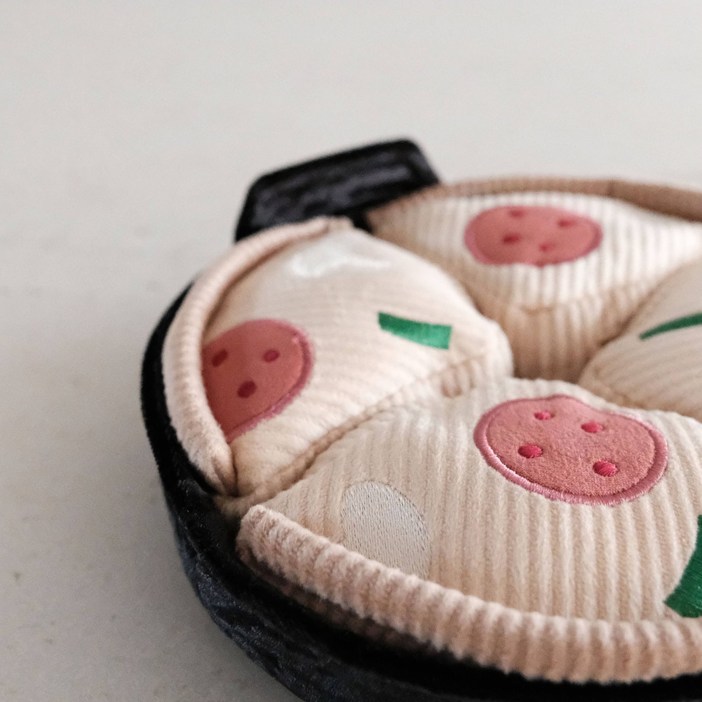 Lambwolf Collective - DEEP DISH PIZZA//ENRICHMENT DOG TOY