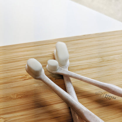 Wag & Bright Supply Co. : Puppy Polisher Eco Toothbrush - (Medium)