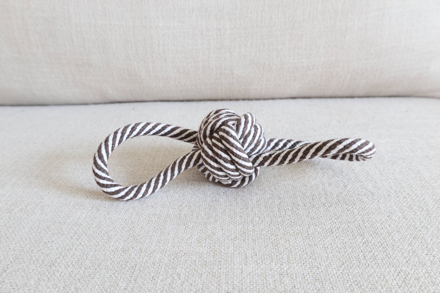 Monli Pet Toys - Black and White Rope Tug-War Toy For Small/ Medium Dogs: Tug Ball