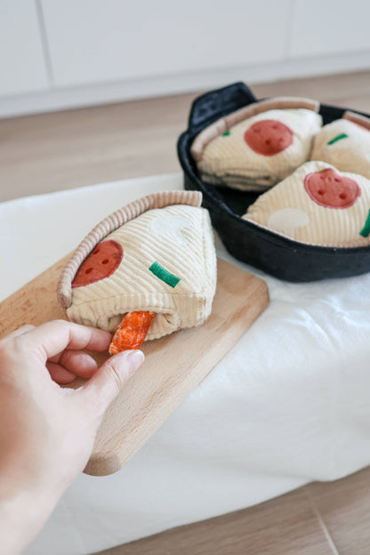 Lambwolf Collective - DEEP DISH PIZZA//ENRICHMENT DOG TOY