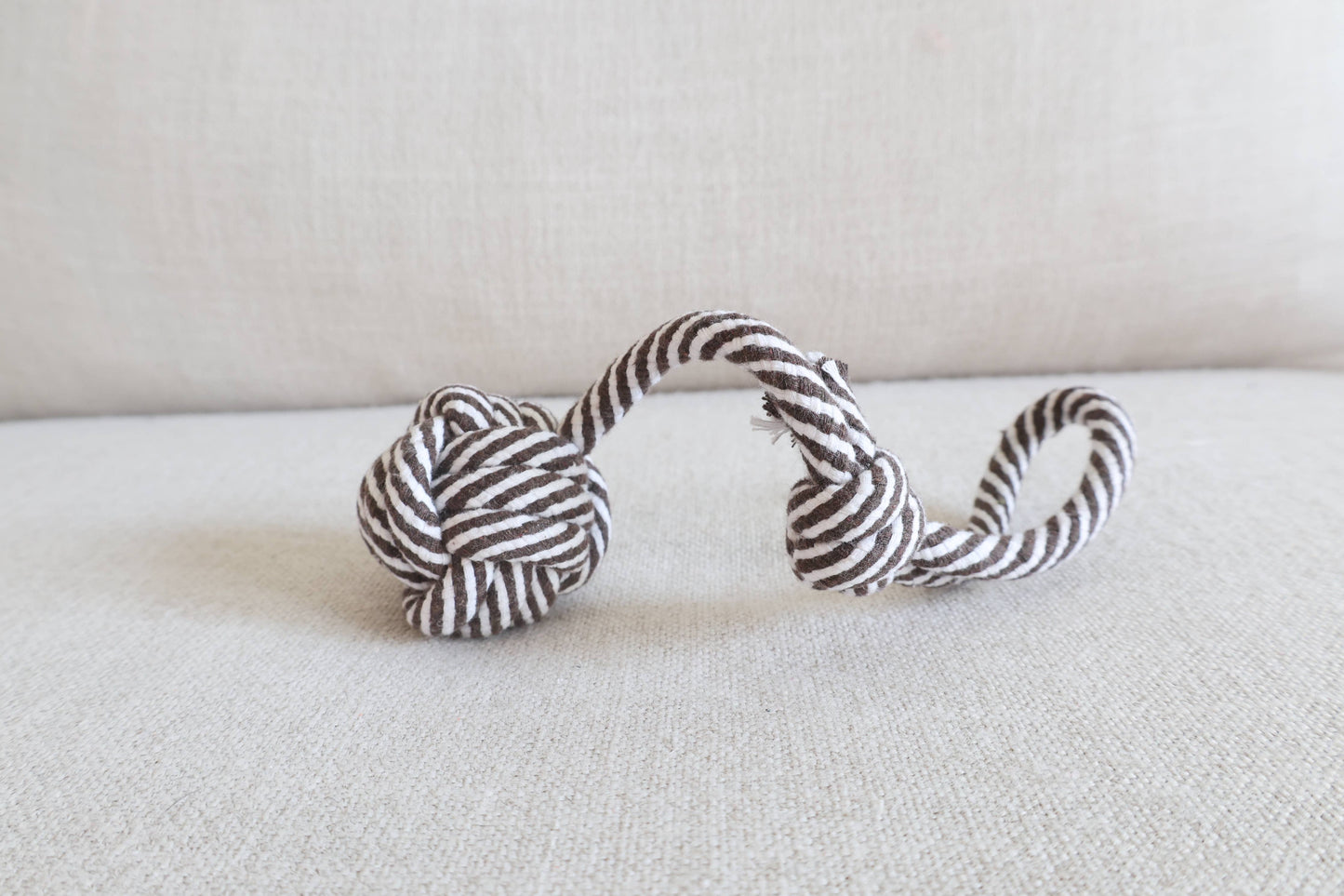 Monli Pet Toys - Black and White Rope Tug-War Toy For Small/ Medium Dogs: Tug Ball