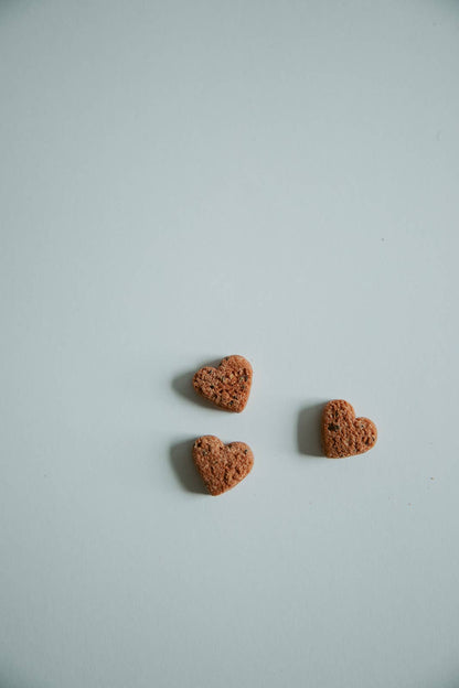 Botanical Bones - Love Bites - Organic Dog Treats, Strawberry & Peanut Butter