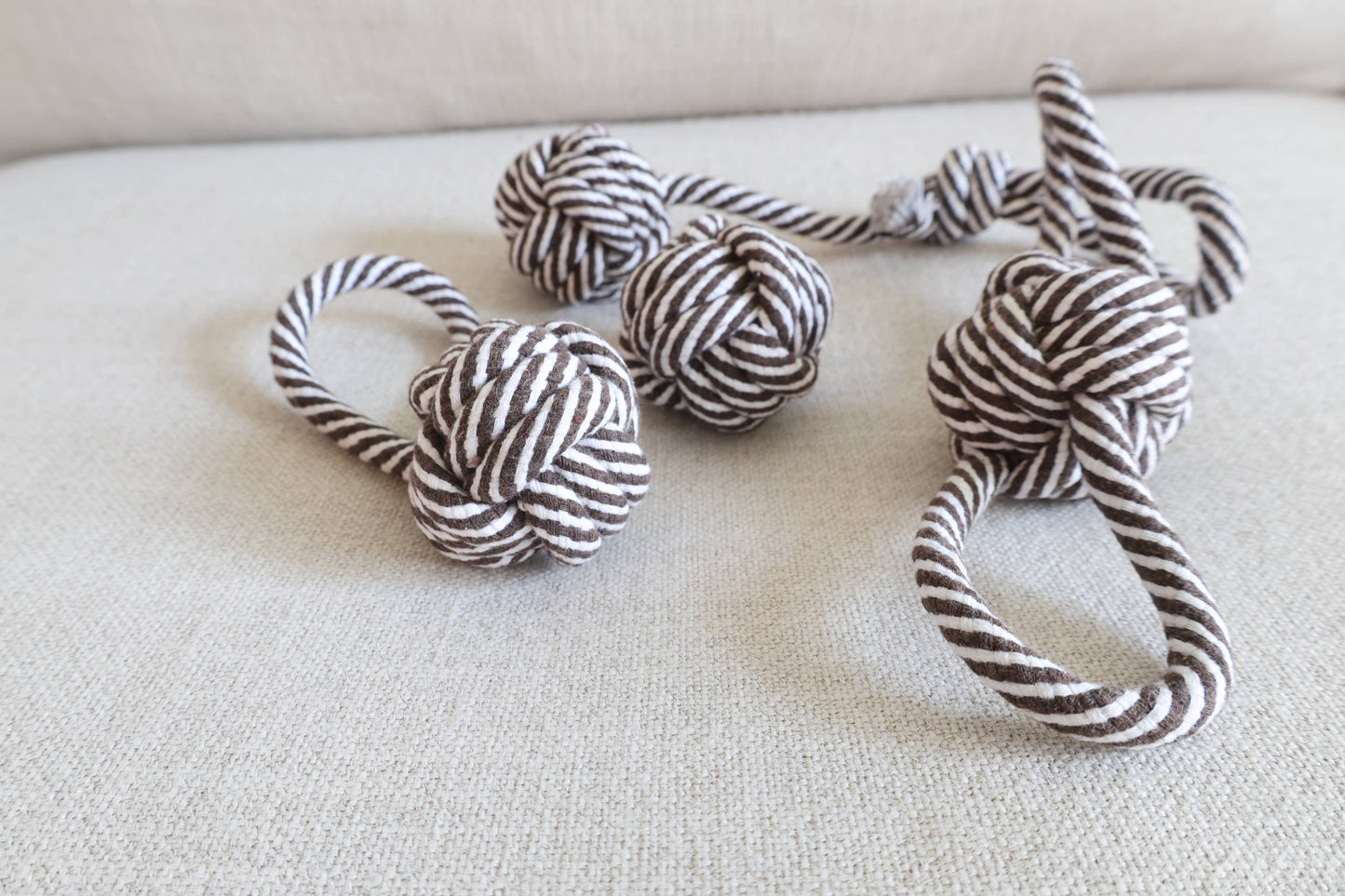 Monli Pet Toys - Black and White Rope Tug-War Toy For Small/ Medium Dogs: Tug Ball